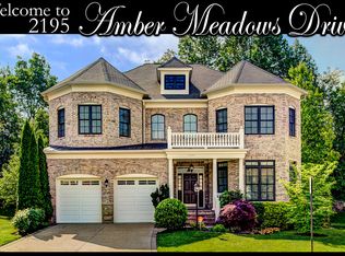 2195 Amber Meadows Dr, Vienna, VA 22182