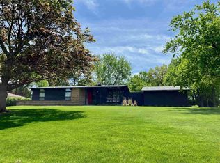 2542 Laundale Dr, Beloit, WI 53511