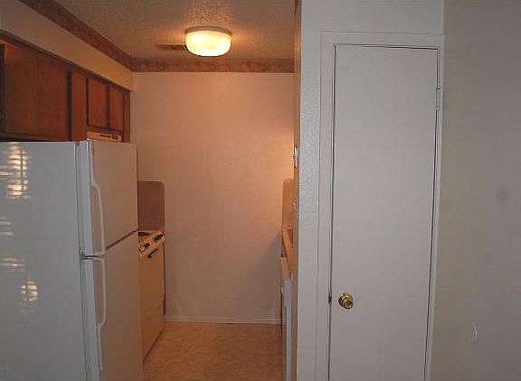 5th image of 5402 Rose Hill Cir APT C