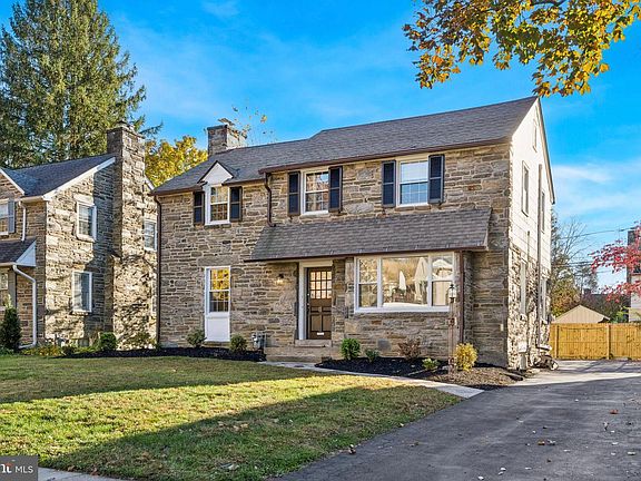 2nd image of 146 Henley Rd