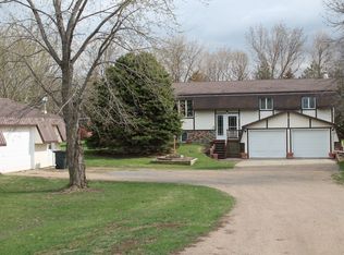 105 W McKinley St, Wausa, NE 68786