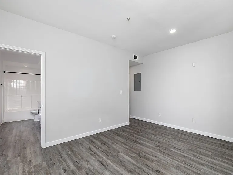 2820 Sawtelle Blvd — Photo 87