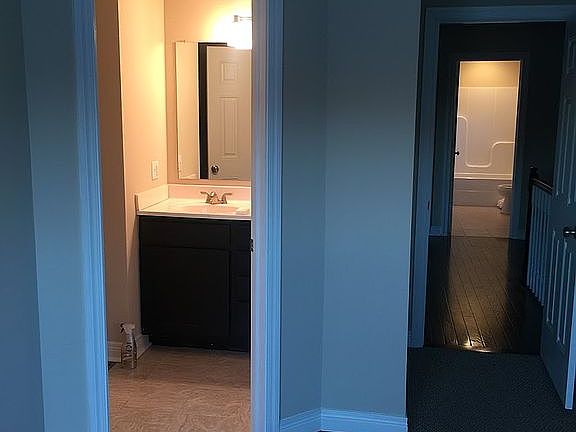 3rd image of 412 Tomahawk Dr