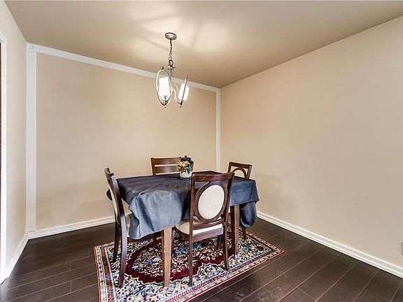 5th image of 1700 Larkspur Dr