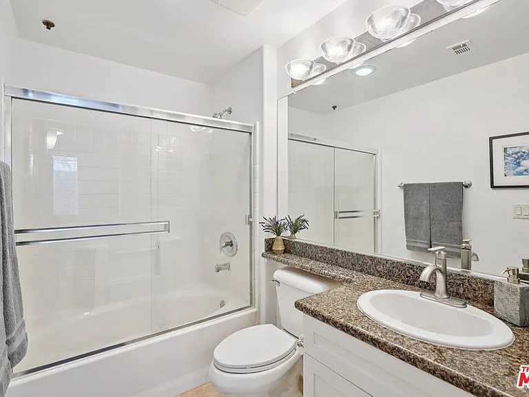 100 S Alameda St #150 — Photo 24