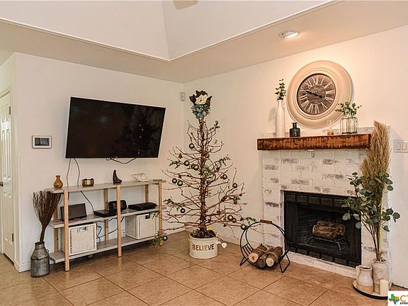 5th image of 2707 Larkspur Dr