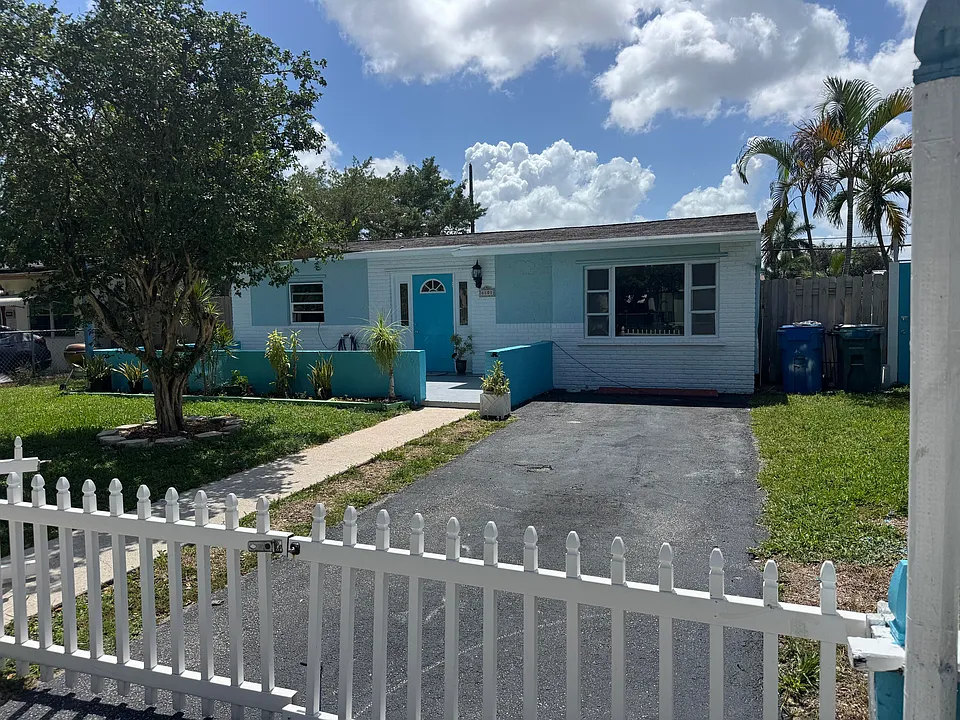 6101 NE 4th Ave
