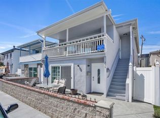 121 33rd St APT A, Newport Beach, CA 92663