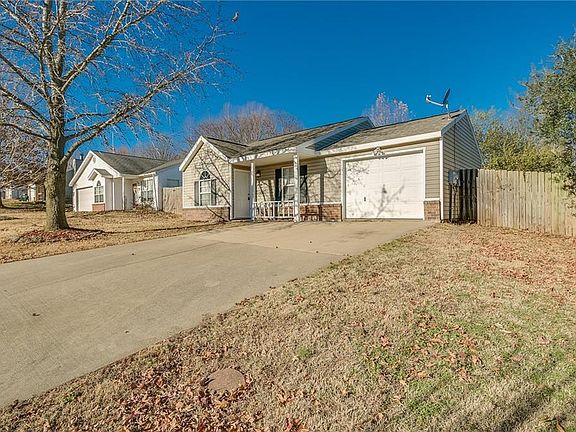 3rd image of 3142 W Woodfield Way