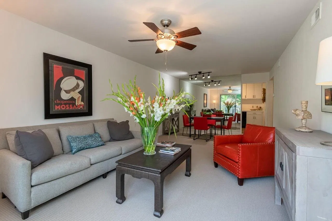 1 bed, 739 sqft, $3,450 — Photo 4