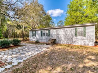 178 Charity Ln, Interlachen, FL 32148