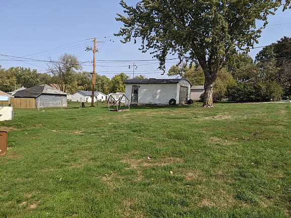 4th image of 202 Davenport St