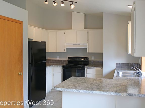 4th image of 9611 NE 106th Ct