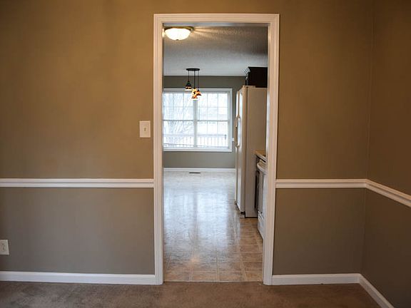 2nd image of 1275 Carnation Ct
