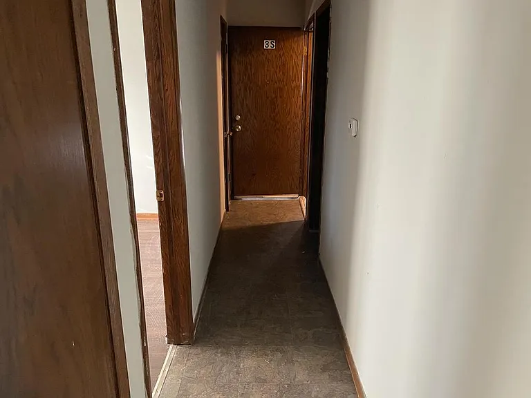 8710 S 78th Ave — Photo 4