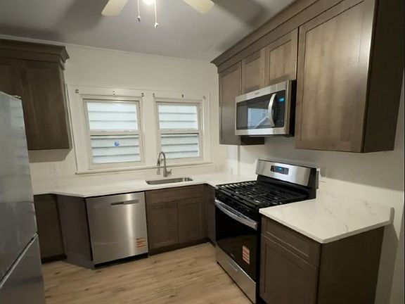 2nd image of 218 N 4th Ave