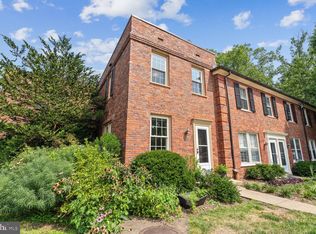 1401 S Edgewood St APT 477, Arlington, VA 22204