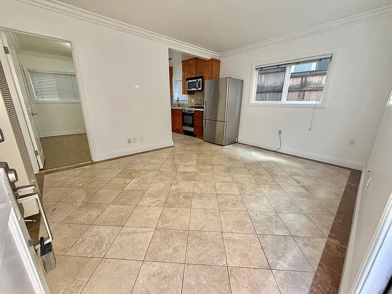 208 Seaview St — Photo 12