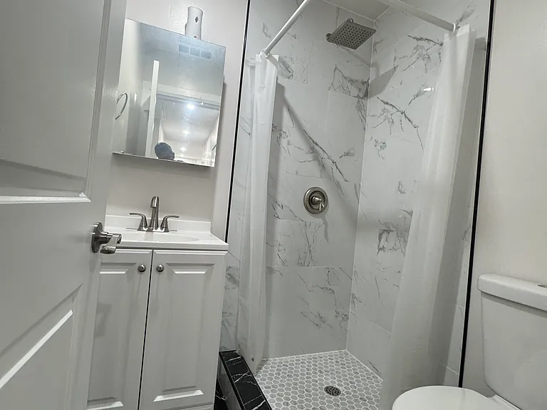 1674 Griffith Park Blvd #5 — Photo 7