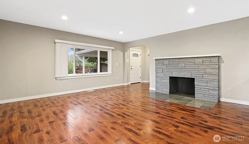 5th image of 6615 S Huson Street
