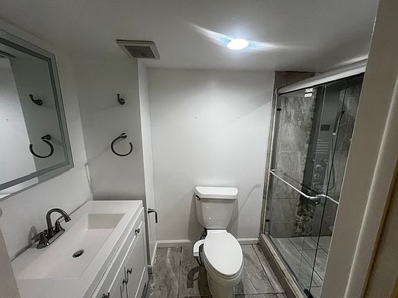 3rd image of 2110 W Woodbury Ln
