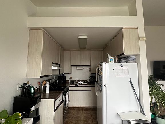 2nd image of 1143 Wilcox Pl #0