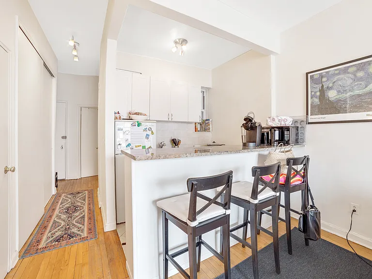 515 E 88th St #4C — Photo 4