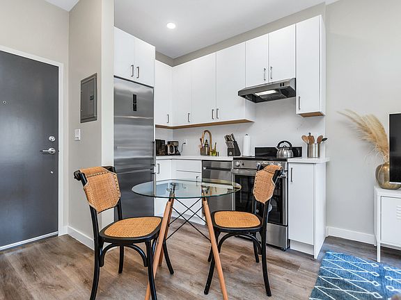 4th image of 520 Grant Ave #1A