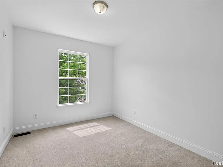 3457 Ashburnam Rd — Photo 25