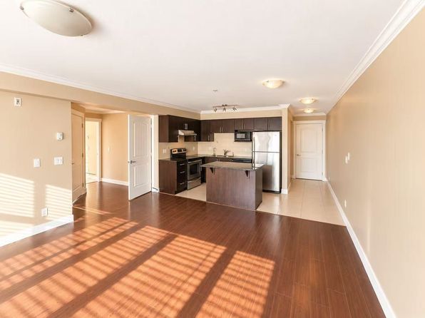 2 bedroom rental in Surrey — photo 16