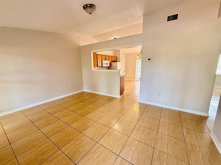 908 Tucker Ave — Photo 4