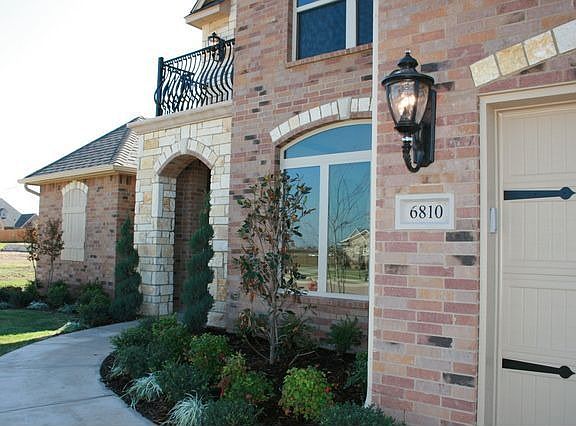 2nd image of 6810 SW Majestic Oak Blvd