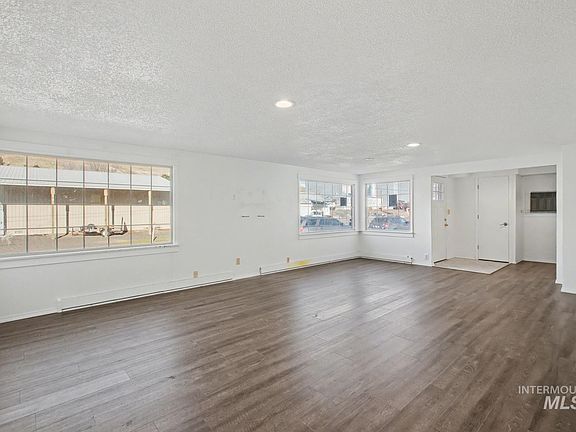 5th image of 1830 Columbia St