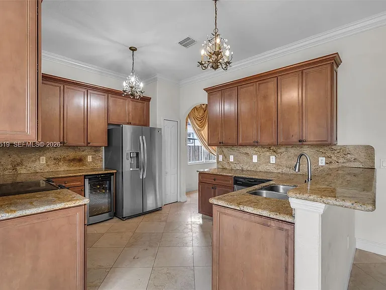 18031 NW 87th Ct — Photo 7
