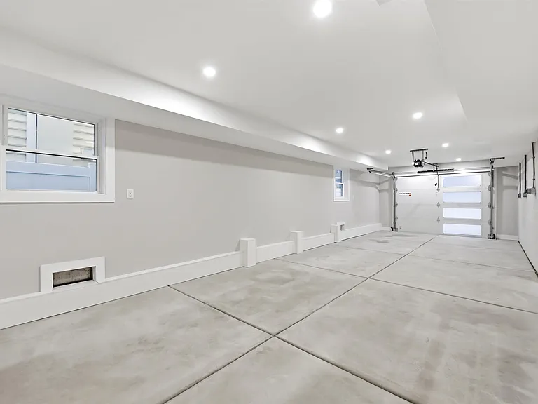 105 S Stratford Ave #MONTHLY LEASE JULY — Photo 58
