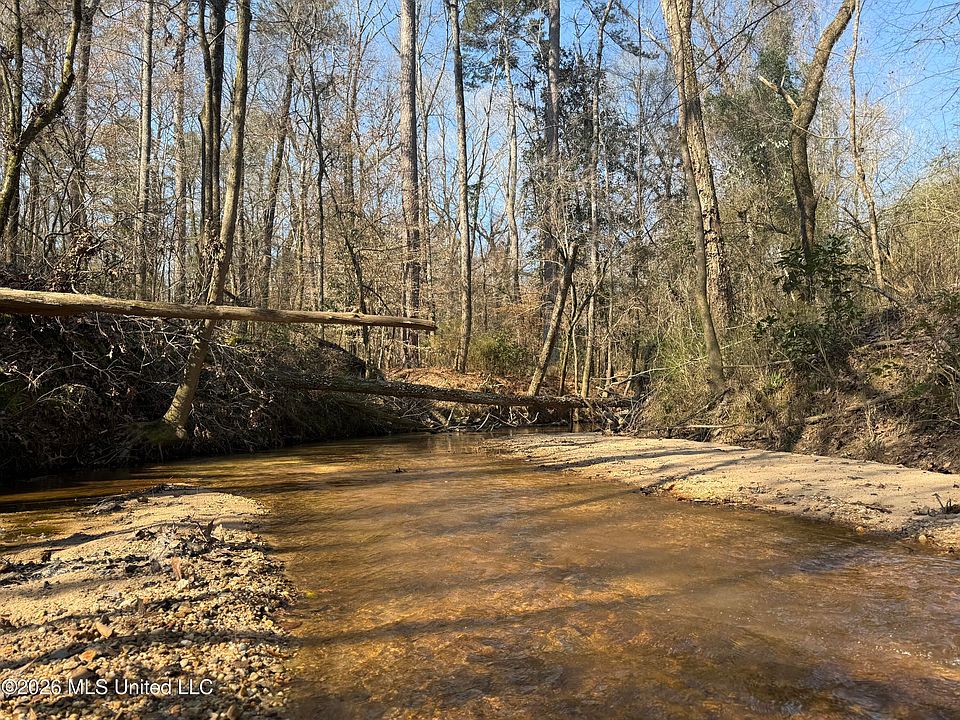 1st image of Railroad Ln