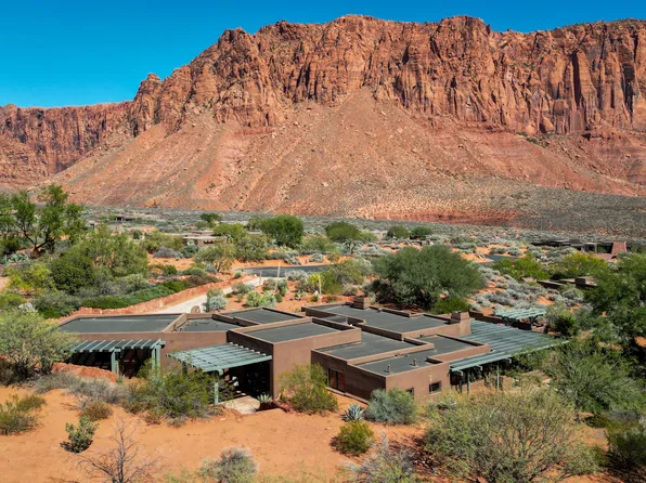 911 W Roadrunner Ct, Ivins, UT 84738