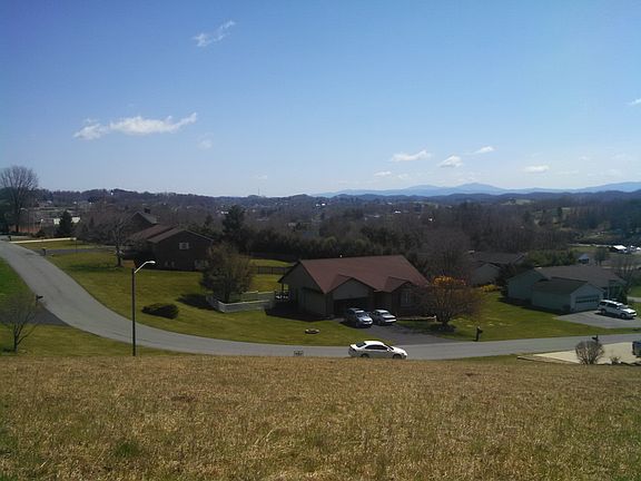5th image of Beverly Drive