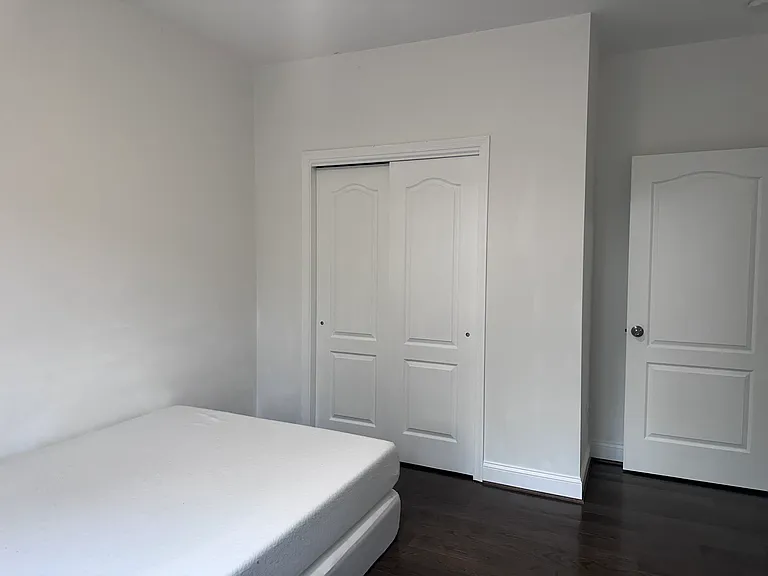 4221 University Dr — Photo 7