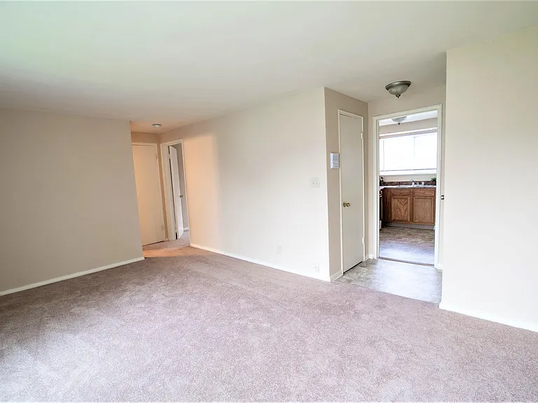 Grant Village Apartments — Photo 8