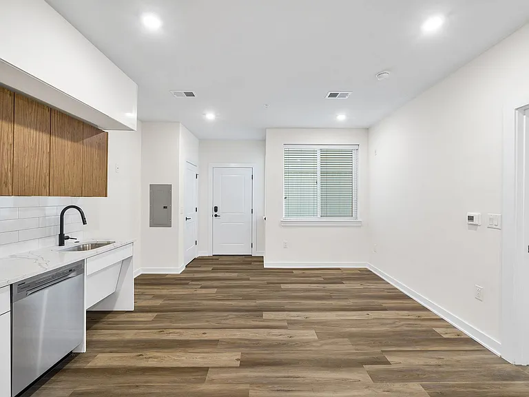 Stunning New Luxury Apartments at The Vienna — Photo 92