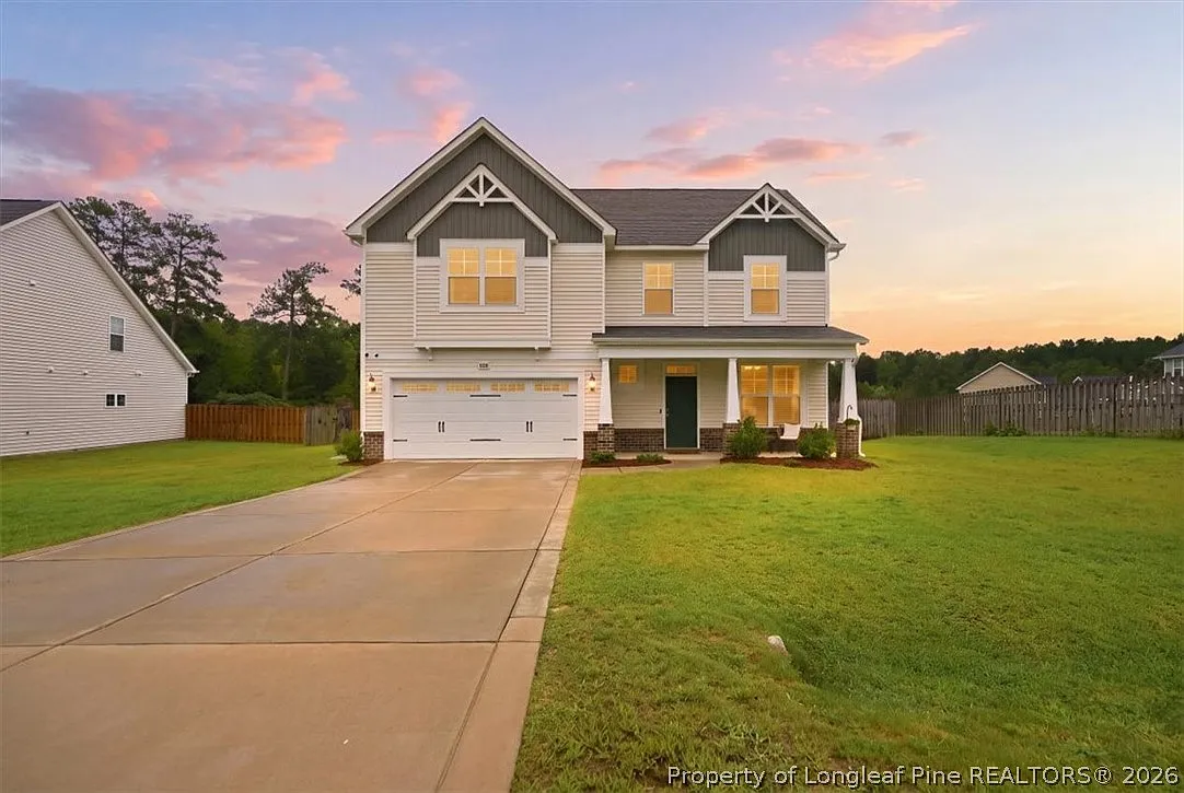 4 bed, 2.5 bath, 2300 sqft, $2,300 — Photo 1