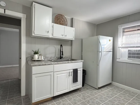 121 Academy St #3, Battle Creek, MI 49014