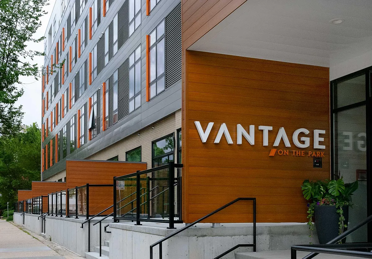 Photo 1 of 48 - Vantage on the Park - Milwaukee, WI Front of building - Vantage on the Park