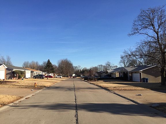 5th image of 917 Townhouse Ln