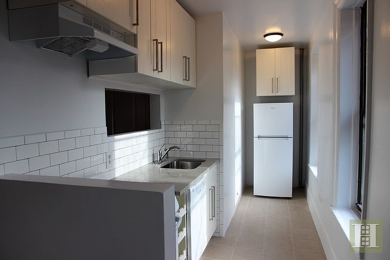 1st image of 333 4th St APT 3A