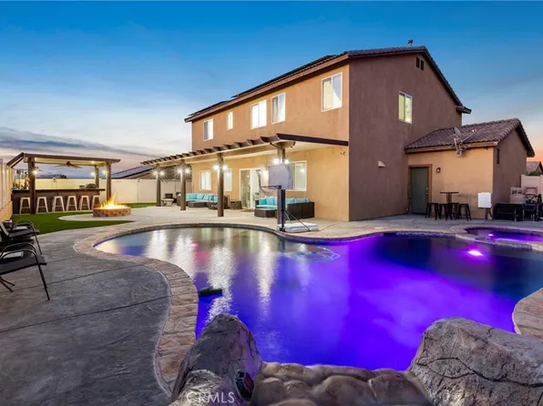 2213 Falcon Dr, Barstow, CA 92311