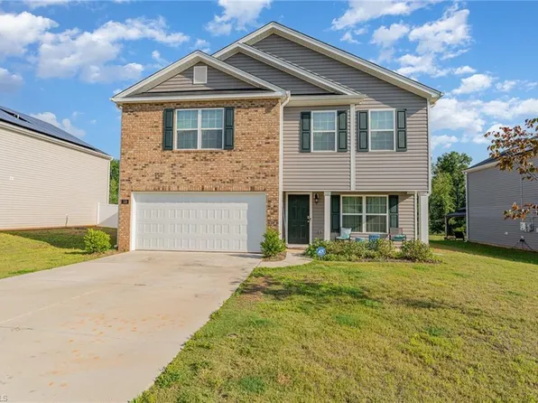 135 Sparrow Ln, Lexington, NC 27295