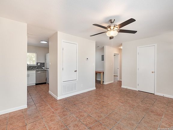 4th image of 5523 Middlefield Dr