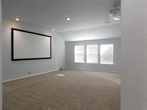 5th image of 4610 Sedgewood Dr